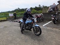 このひとが8年間ヘルメットの内装を洗っていなかったことは内緒w