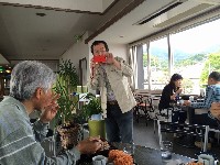 gizmo氏曰く「小汚いライダーには勿体無いほどのオサレレストラン」だそうでw